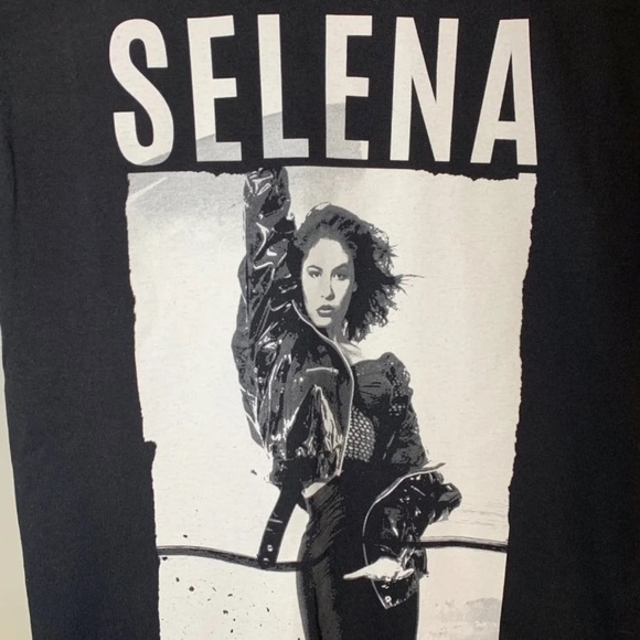 Official Selena Merchandise T-Shirt! - Picture 3 of 4